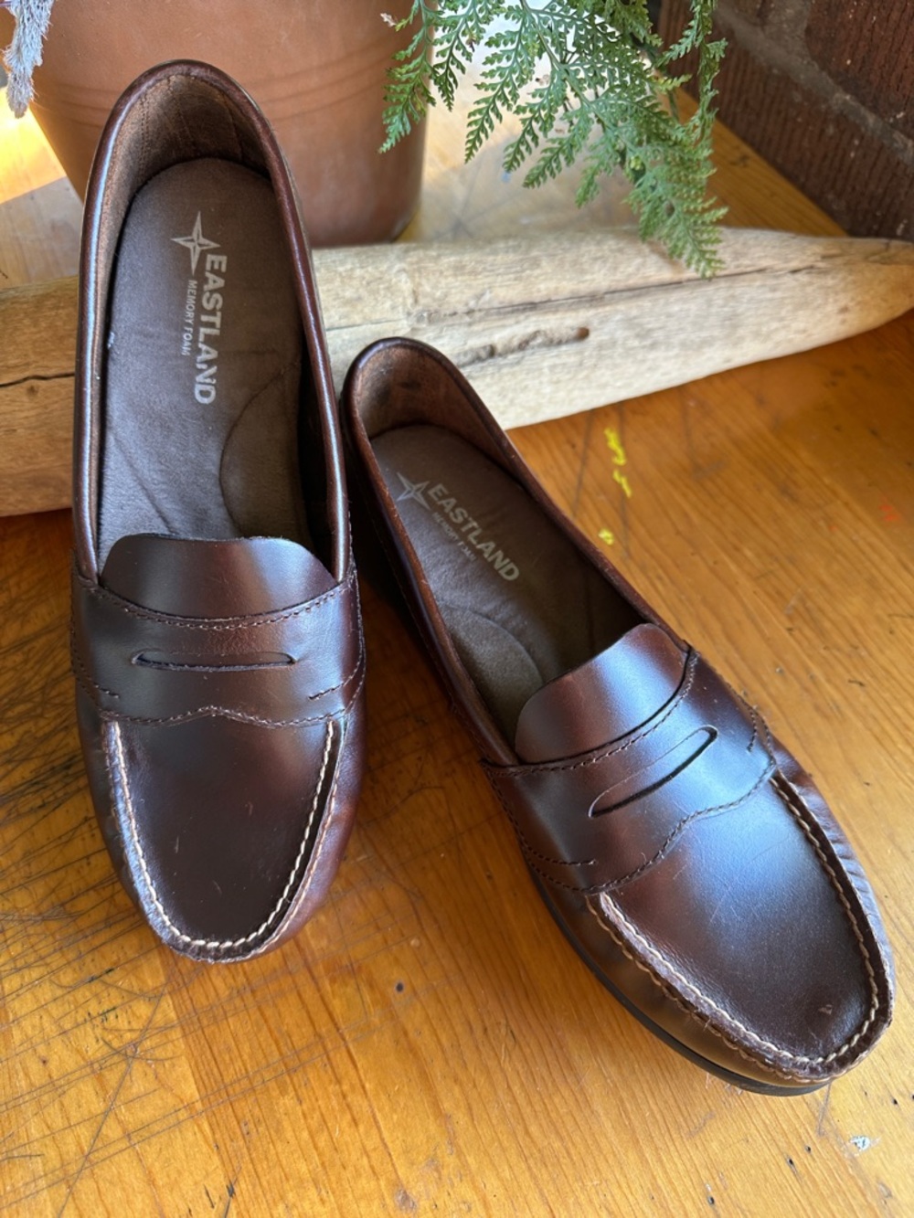 Eastland Classic ll brown leather penny loafer academia/preppy. Size 7 - Picture 2 of 8